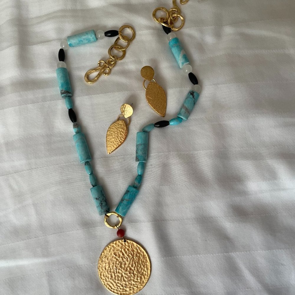 SK Turquoise and Gold Pendant Necklace and Earrings